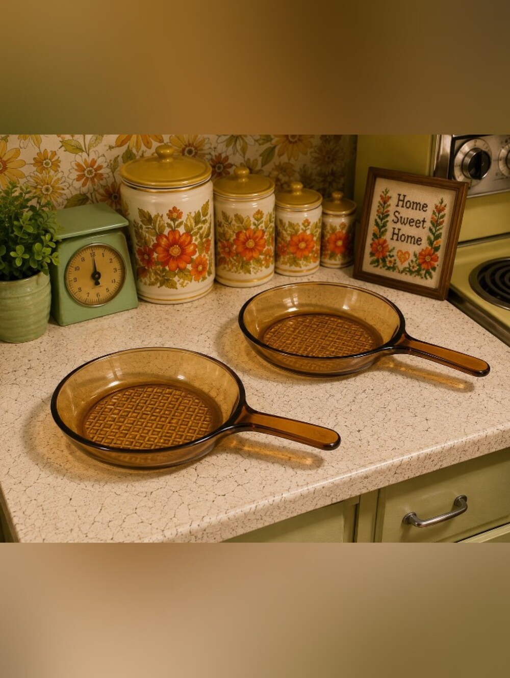 Corning Visions Amber Glass VTG  Classic Brown Frying Pan Set  Of 2